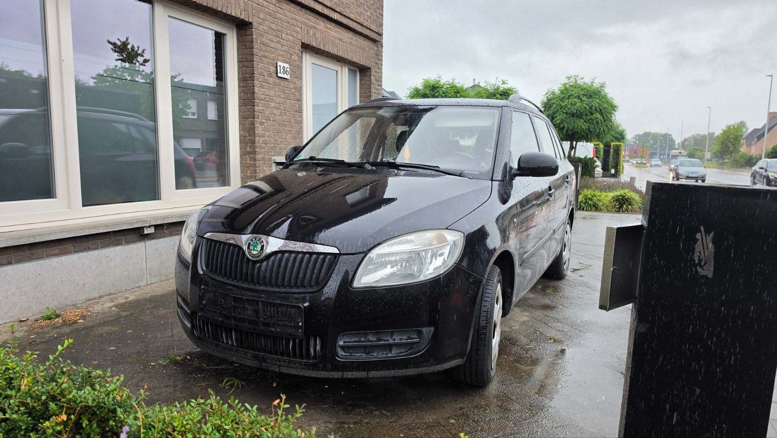 Skoda Fabia 1.2 essence avec 172 000 km, Autos, Skoda, Achat, Boîte manuelle, Noir, 5 portes