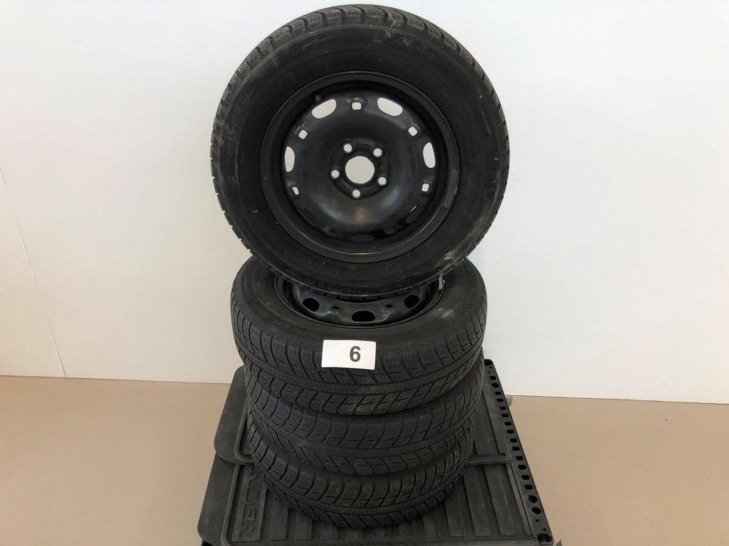 Winterbanden set stalen velgen met banden 175/70 R14, Auto-onderdelen, Ophalen, 14 inch, -, 175 mm