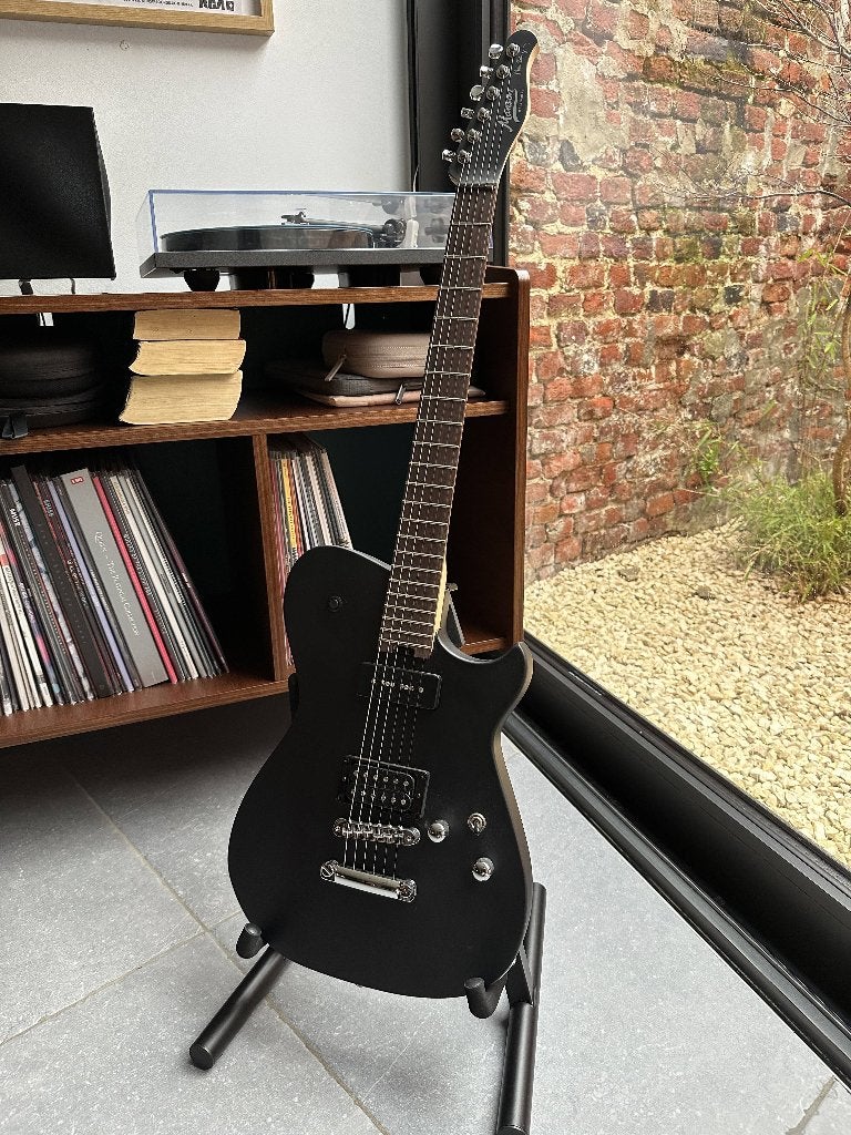 Cort (Manson) MBM-2P - Satin Black, Muziek en Instrumenten, Snaarinstrumenten | Gitaren | Elektrisch, Ophalen, Zo goed als nieuw
