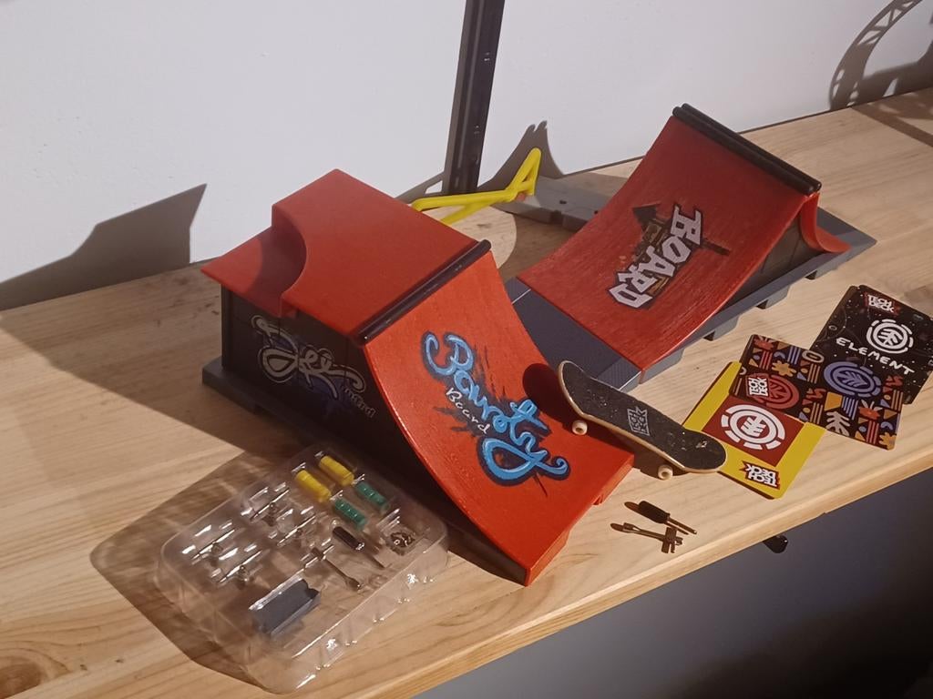 Fingerboard skate park + 1 fingerboard, Sport en Fitness, Skateboarden, Ophalen, Zo goed als nieuw, Overige typen