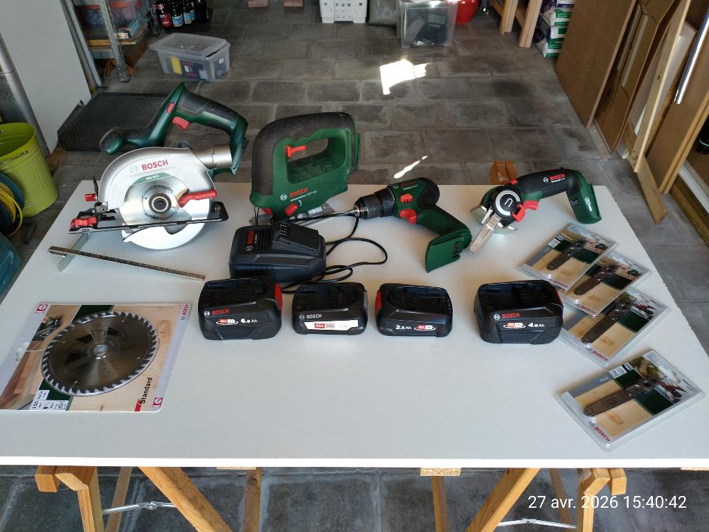 bosch DIY ensemble outils sur batterie 18V, état impeccable, Vert, Comme neuf, Bricolage, Enlèvement
