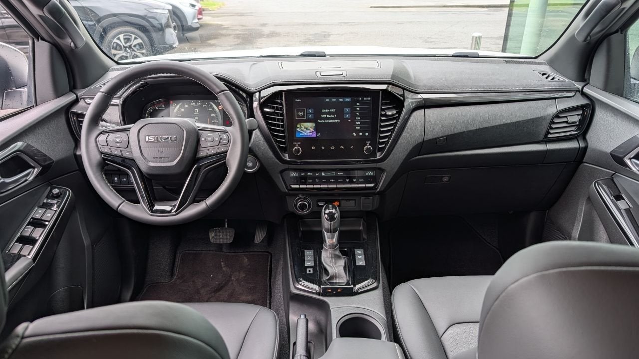Isuzu D-max V-Cross AT Black and White Edition Hard-Top, Auto's, Automaat, 4 deurs, Gebruikt, Zwart