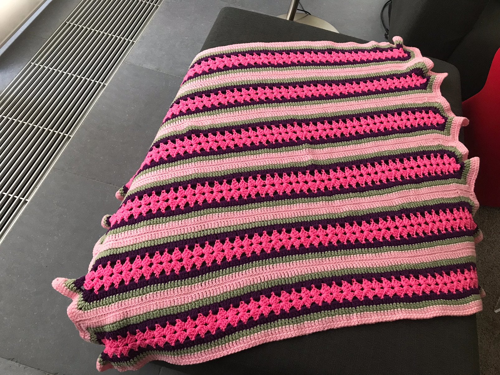 Vintage gehaakte felgekleurde sprei, Ophalen of Verzenden, Zo goed als nieuw