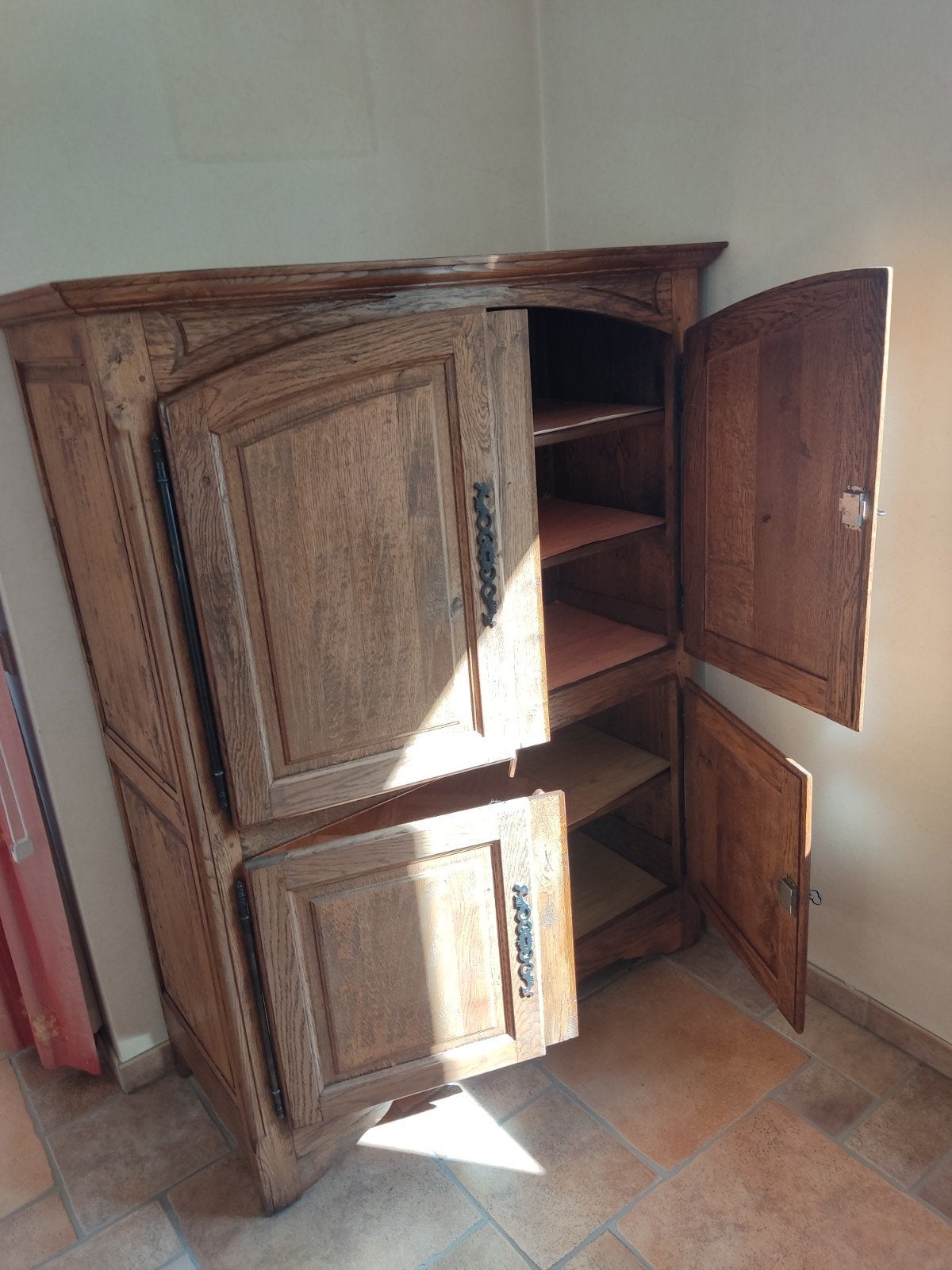 Meuble de ferme vaisselier, Enlèvement