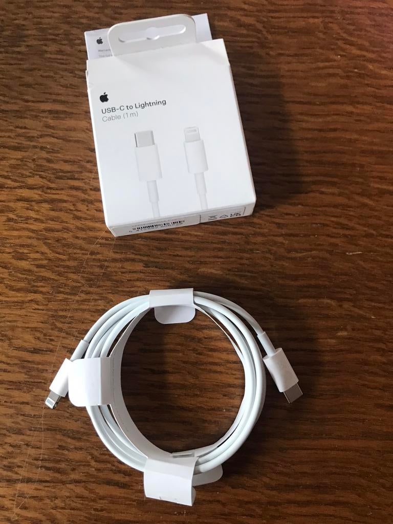 A vendre. CABLE APPLE USB-C to Lightning., Neuf