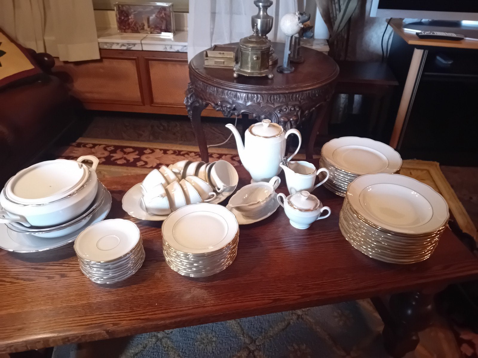 eet en koffie servies, Ophalen