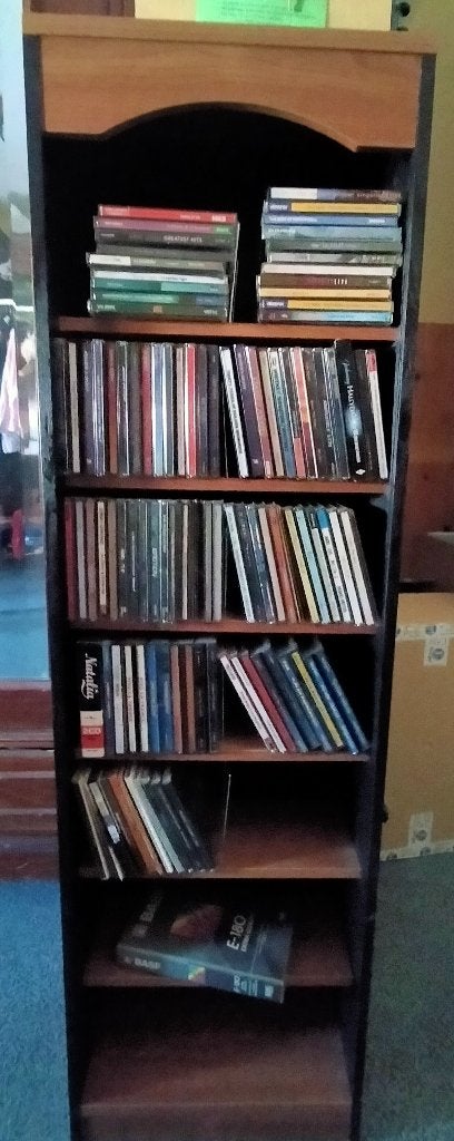 Grote partij cd’s + houten cd-rek, Ophalen
