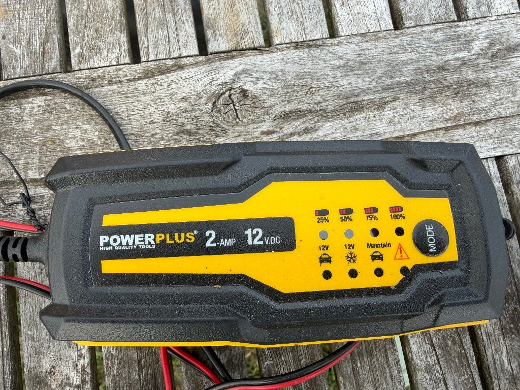 Smart battery lader POWX4201 als nieuw, Ophalen, Zo goed als nieuw, Elektriciteit