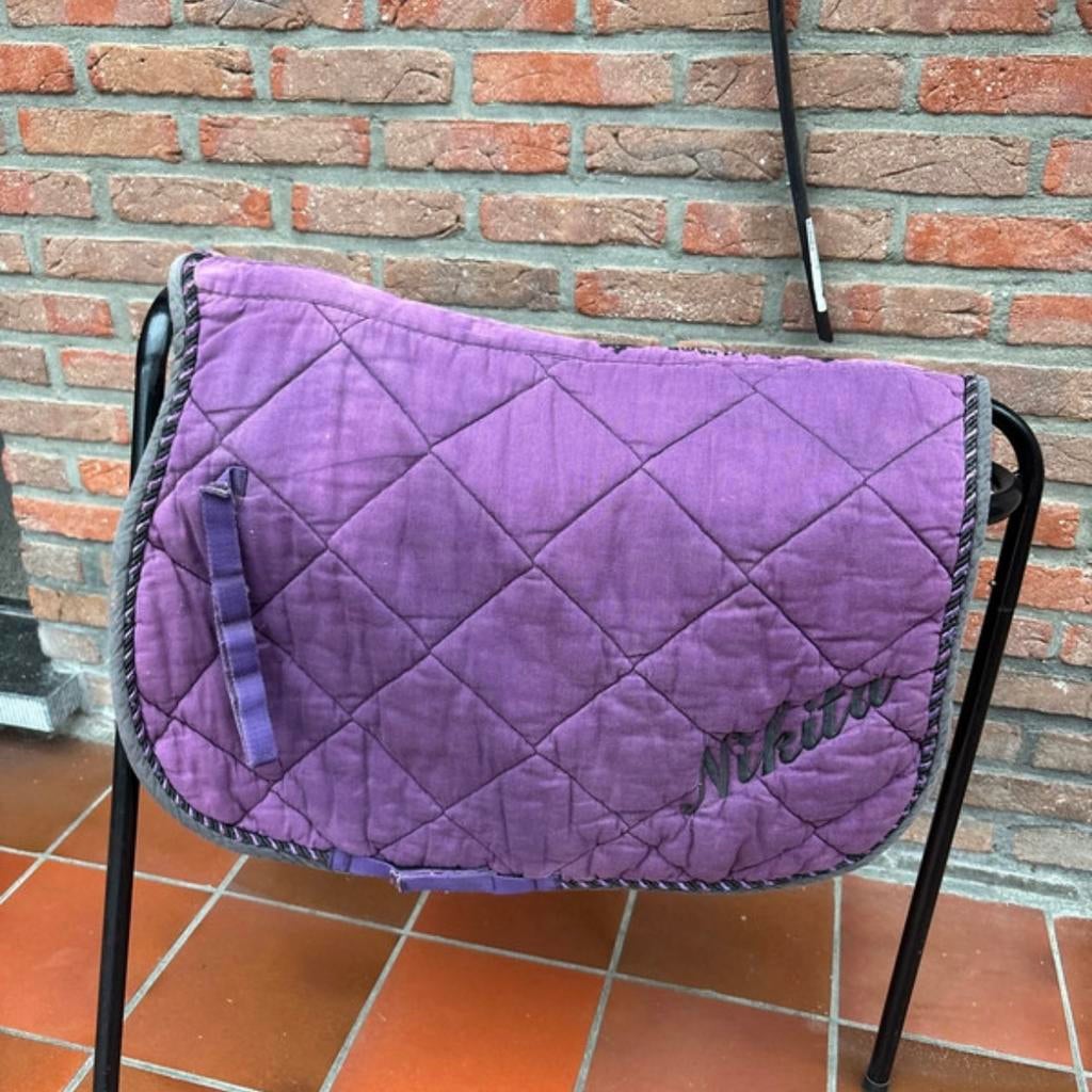 Paars Zadeldek met borduring, Dieren en Toebehoren, Ophalen of Verzenden, Zo goed als nieuw, Paars