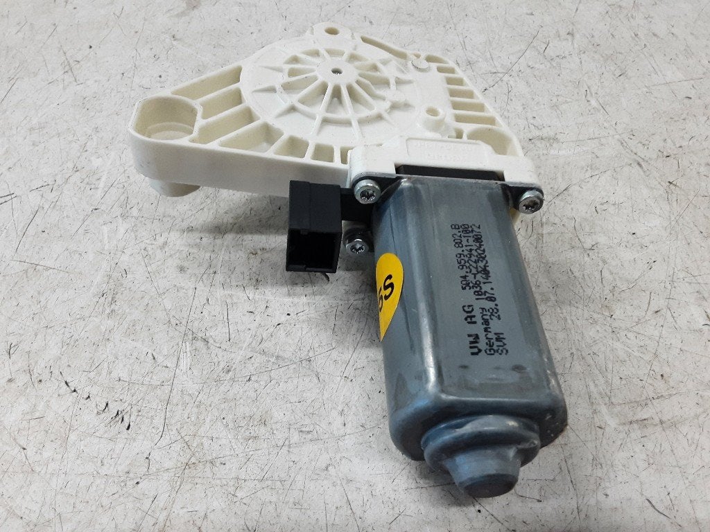 MOTEUR LEVE VITRE ELECTRIQUE AVANT DROIT Golf VII (AUA), Autos : Pièces & Accessoires, Volkswagen, Volkswagen AG, Utilisé, Kundenbetreuung@volkswagen.de