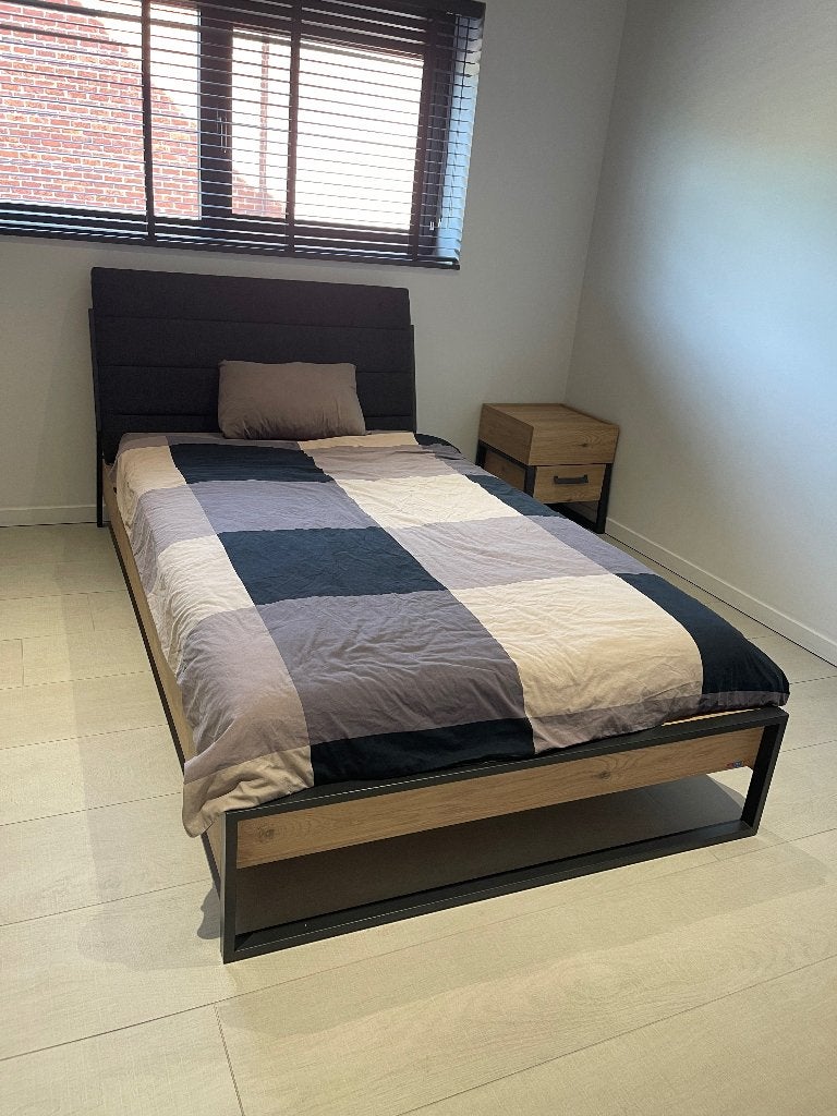 GROTE KINDERBED MET BUREAU, Ophalen, Gebruikt, Halfhoogslaper