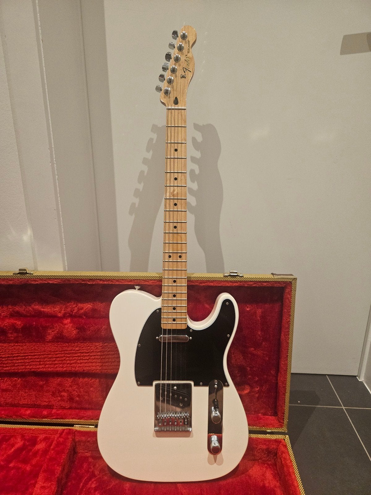 Fender Telecaster, Enlèvement, Fender