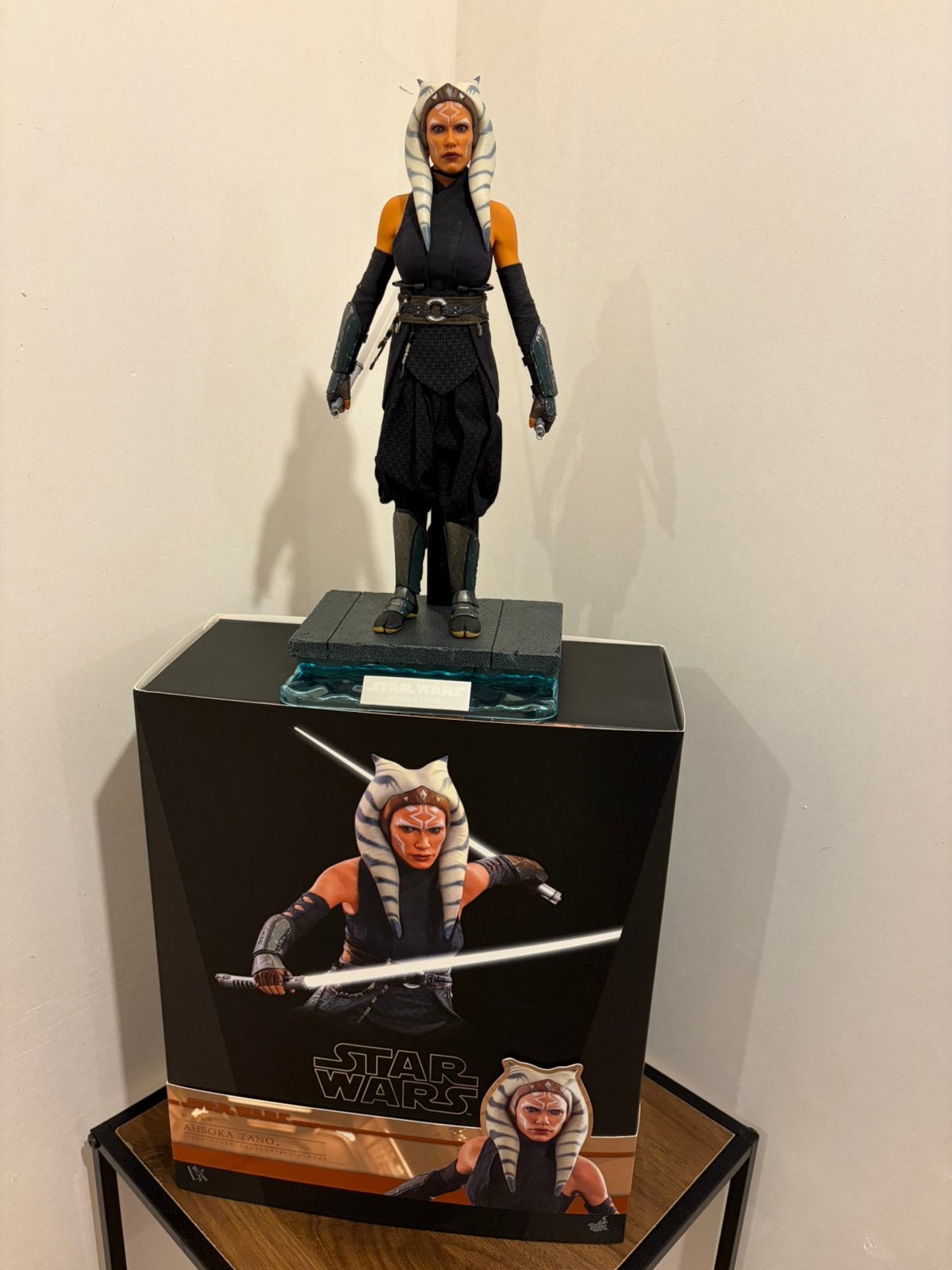 Ahsoka tano hot toy, Ophalen of Verzenden, Zo goed als nieuw