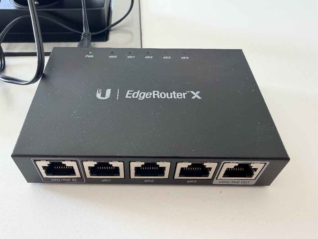 Routeur Ubiquiti Unifi Edge X (Gigabit), Enlèvement ou Envoi, Comme neuf, Routeur, Ubiquiti Unifi