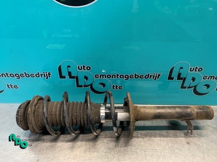 Schokdemperpoot links-voor van een Toyota Aygo (Aygo 05-), Gebruikt, -, -, Ophalen of Verzenden
