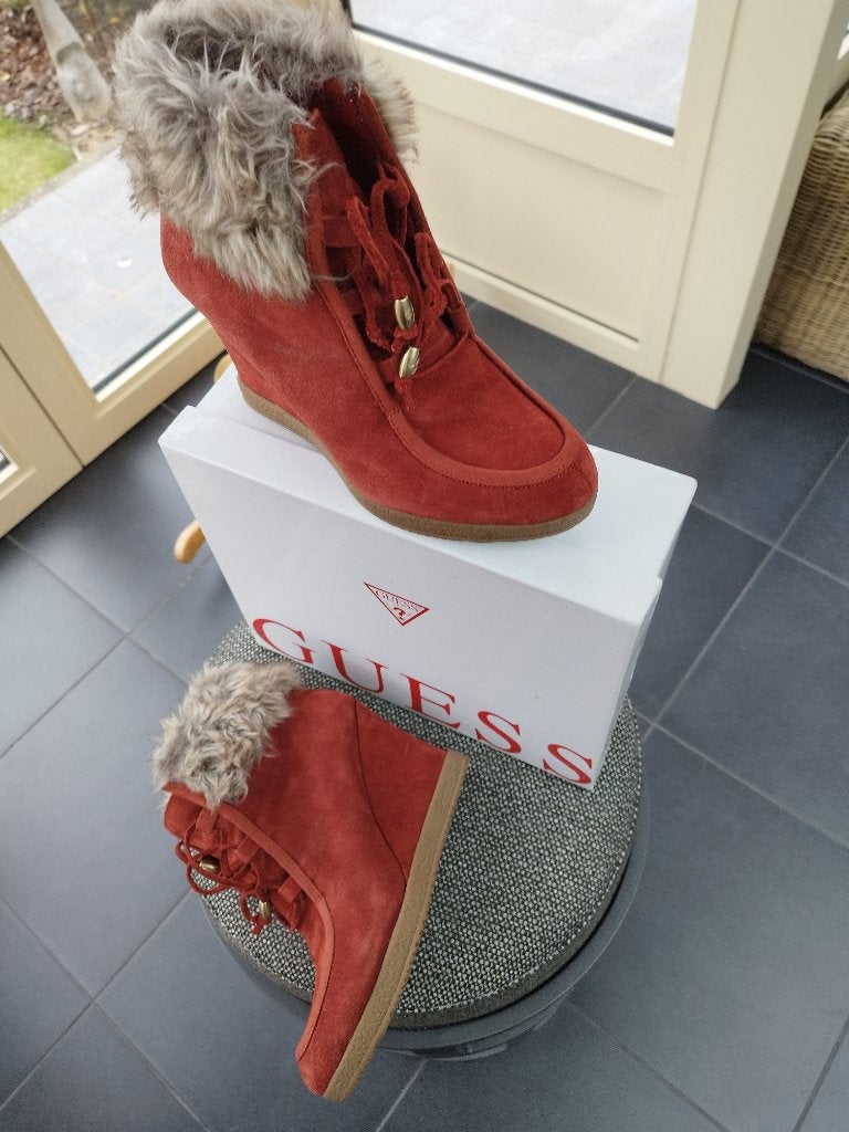 Dames laarsjes maat 41, Kleding | Dames, Guess, Lage of Enkellaarzen, Ophalen of Verzenden, Zo goed als nieuw