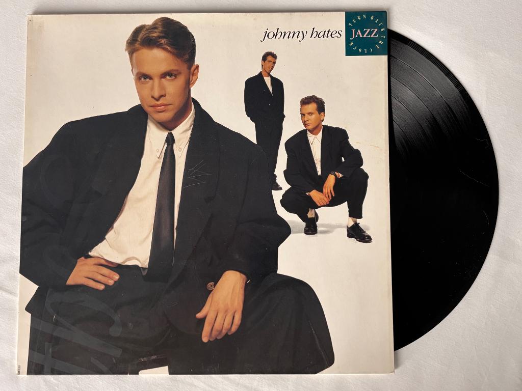 Johnny hates jazz LP, Ophalen of Verzenden