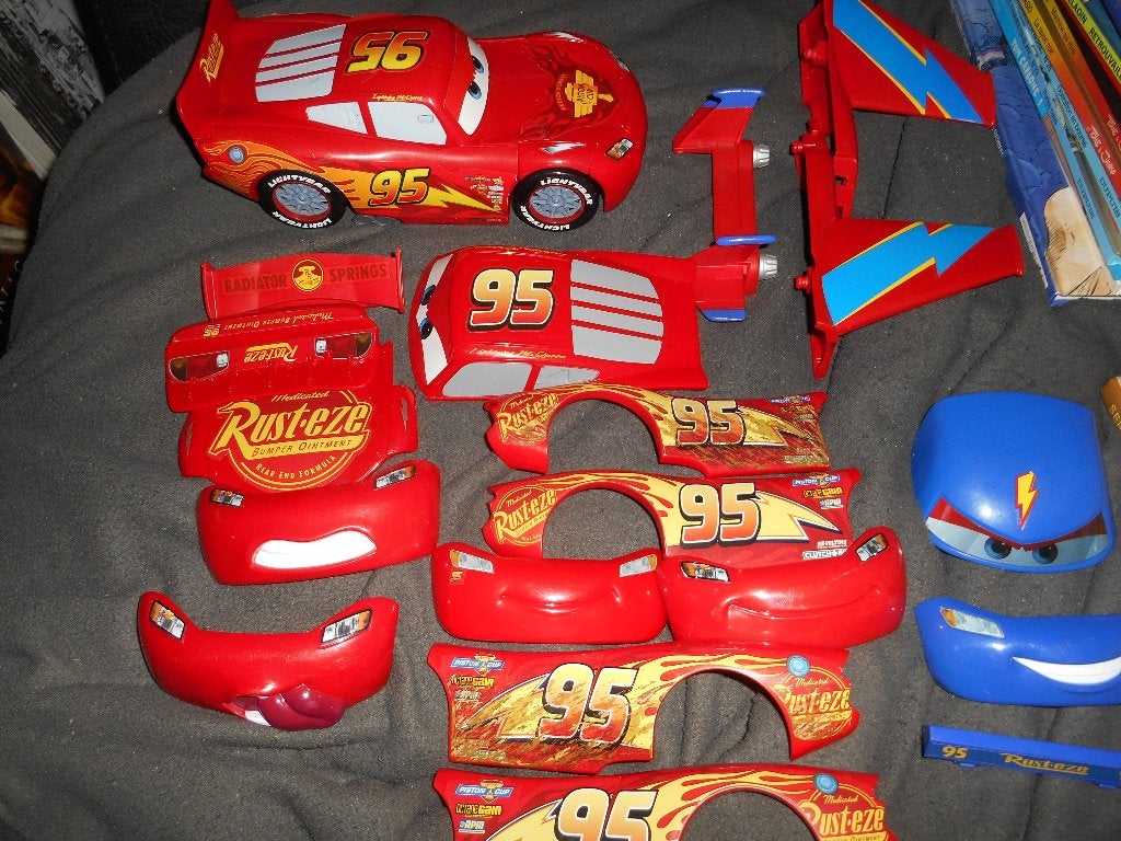 CARS MC QUEEN +-25cm Transformable, Enlèvement ou Envoi
