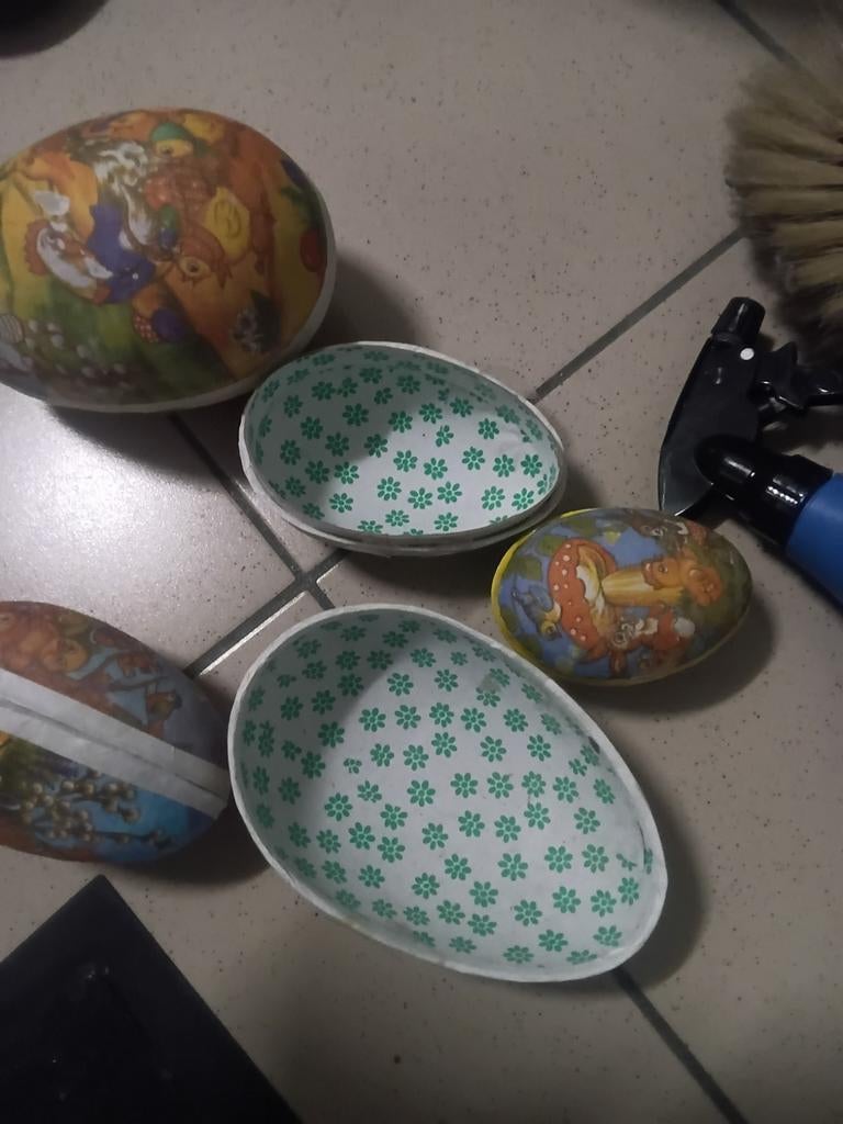 Oeufs de Pâques en carton vintage, Enlèvement