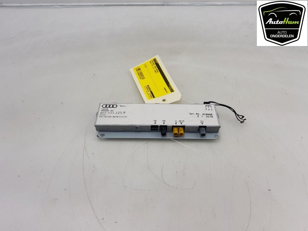 ANTENNE VERSTERKER A4 Avant (B7) (|8E9035225P|8E9035225Q|), Gebruikt, Audi