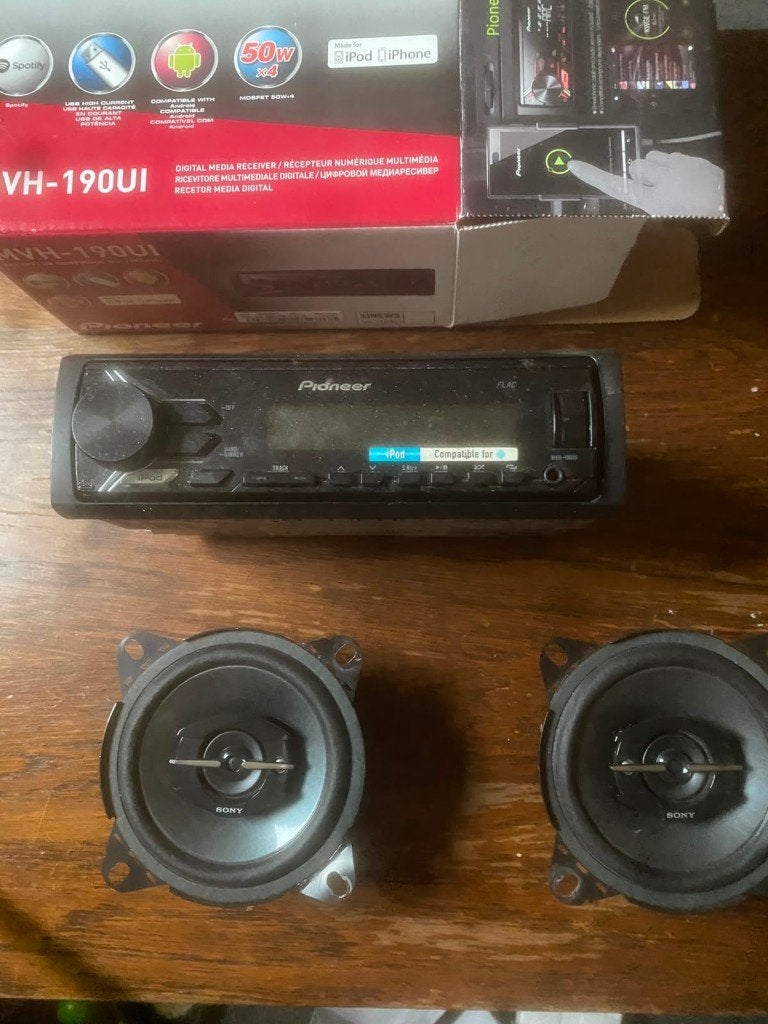 Pioneer auto radio + Sony speakers, Enlèvement, Utilisé, Radio