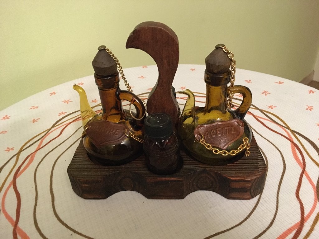 nouveau set pour le poivre, le sel, le vinaigre et l'huile, Antiquités & Art, Enlèvement ou Envoi