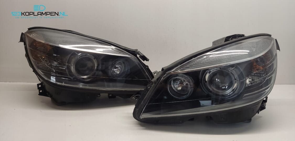 (J3) Mercedes C Klasse W204 AMG Xenon koplamp links rechts, Autos : Pièces & Accessoires, Éclairage, Utilisé, -, -, Enlèvement ou Envoi