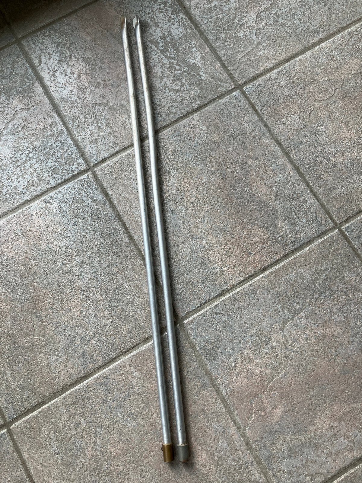 2 Pinnen voor leefnet 76cm, Ophalen, Gebruikt