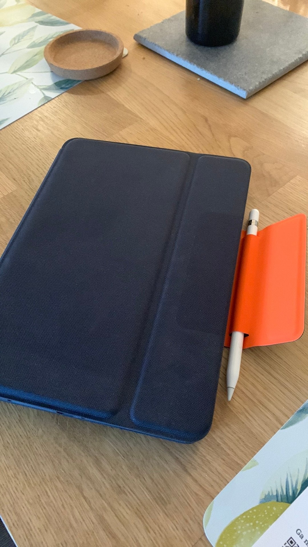 Ipad hoes met toetsenbord — nieuw — merk logi combo 3, Computers en Software, Ophalen of Verzenden, Zo goed als nieuw