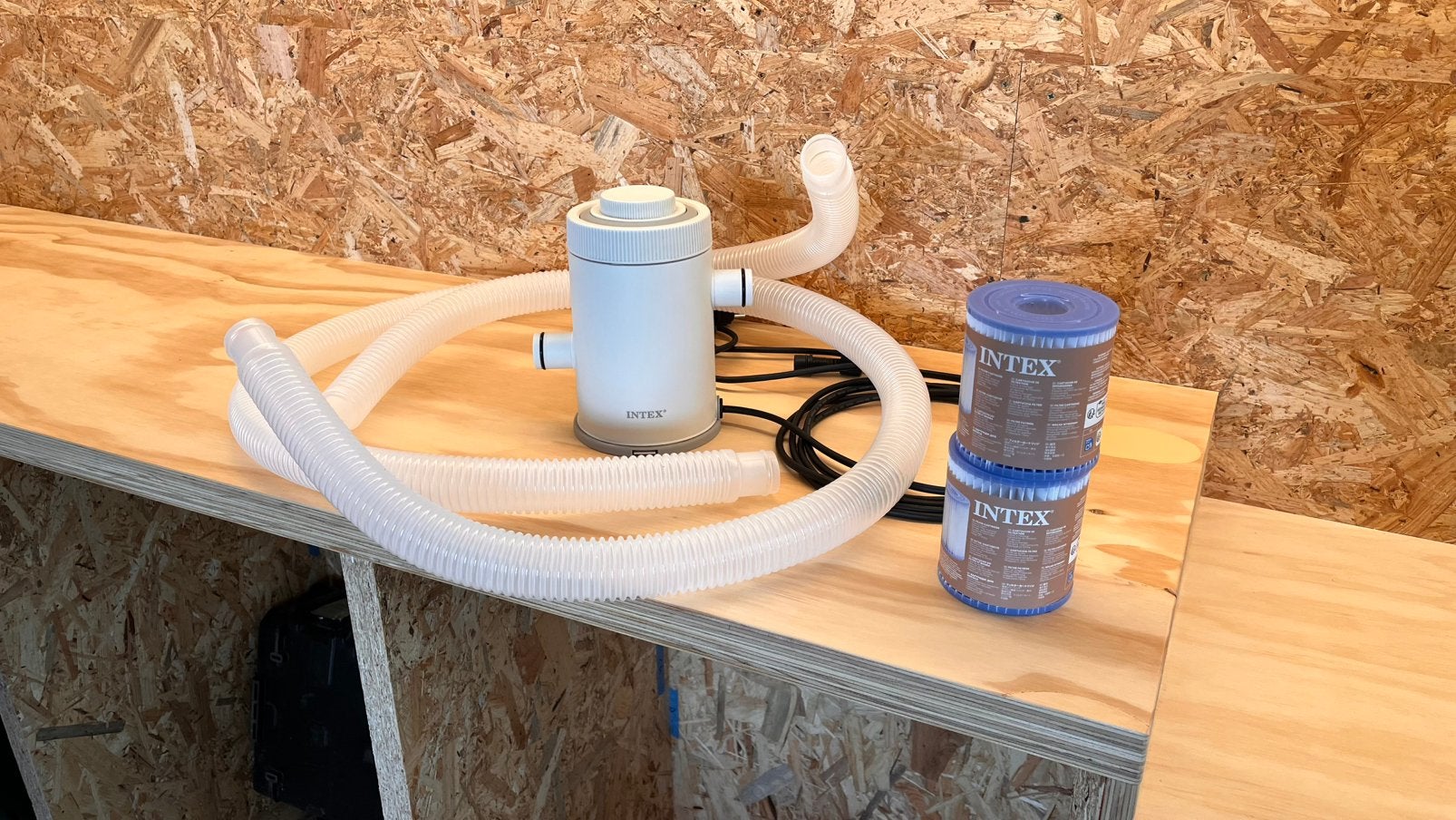 Intex pomp c330 + 2  nieuwe filters + nieuwe buizen, Tuin en Terras, Ophalen of Verzenden, Zo goed als nieuw, Zwembadpomp