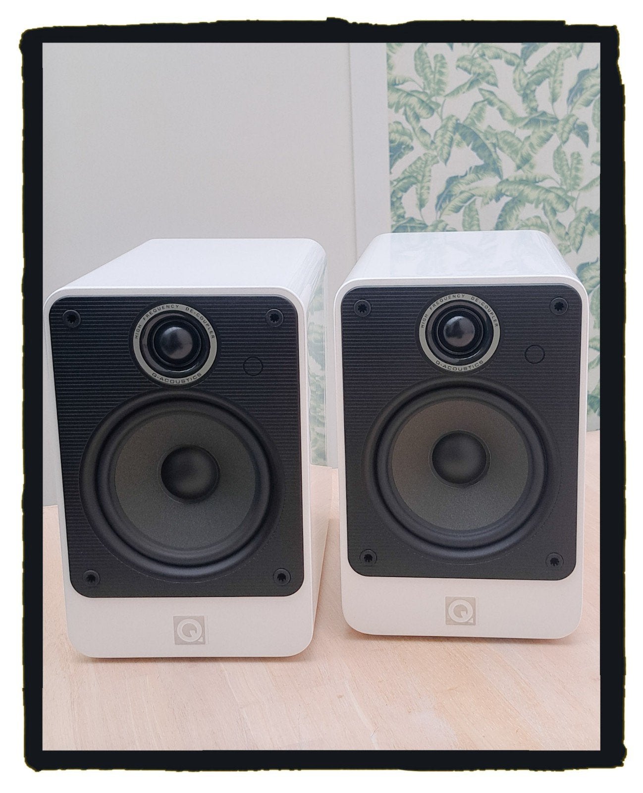 Q acoustics 2020i blanc brillant, Info@cinehome.be, Enlèvement ou Envoi, Q Acoustics, 60 à 120 watts