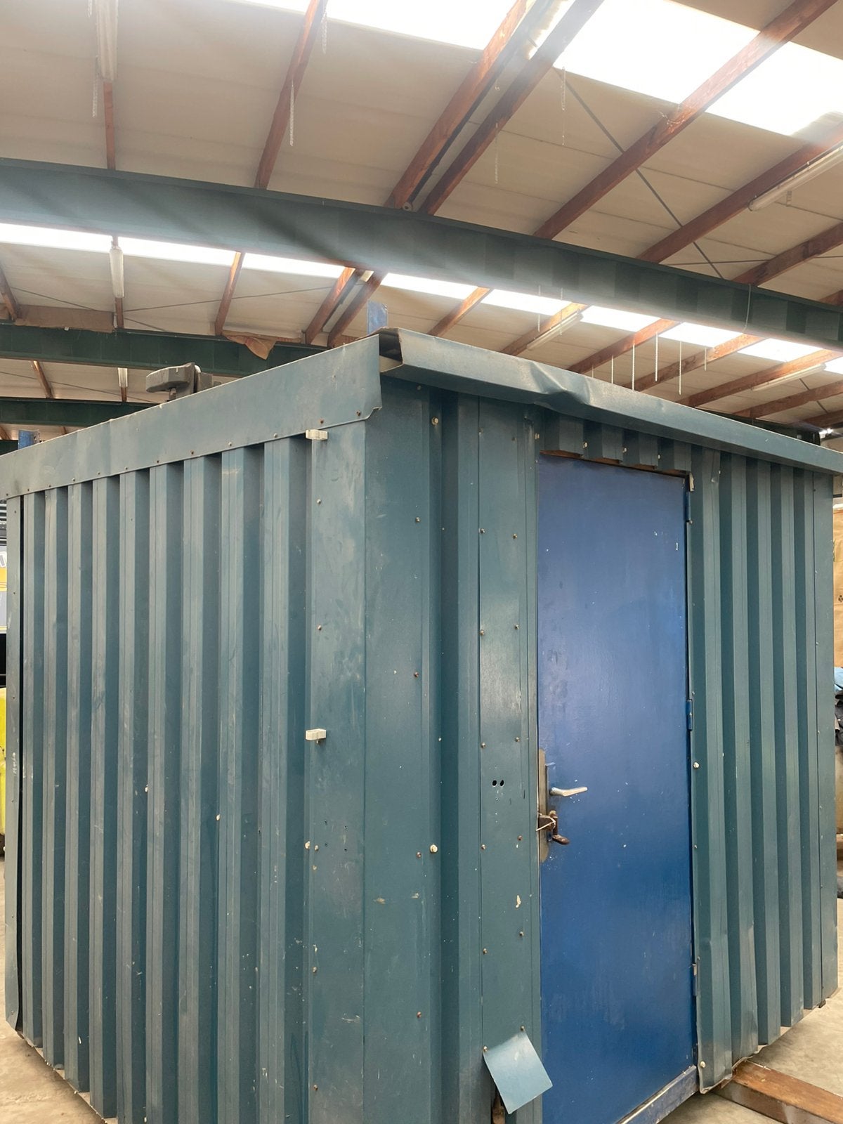 Werfkeet of opbergkot, Ophalen