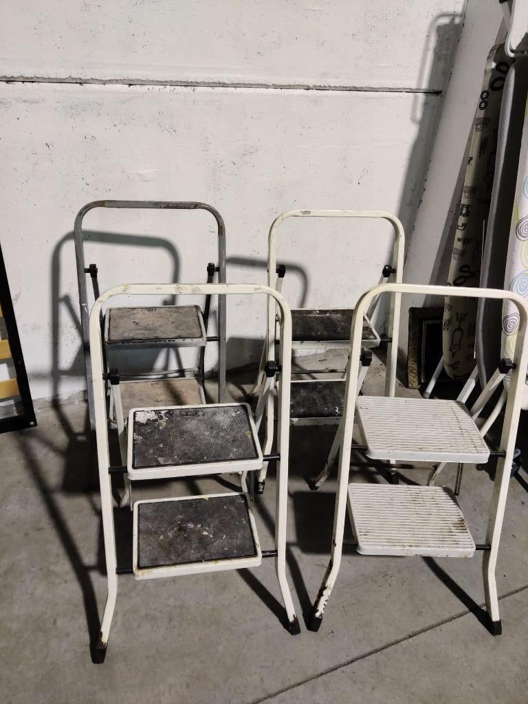 Colombo New Scal Huishoudtrap 2 treden WIT/GRIJS, Doe-het-zelf en Bouw, Ladders en Trappen, Ophalen, Gebruikt, Ladder, Minder dan 2 meter