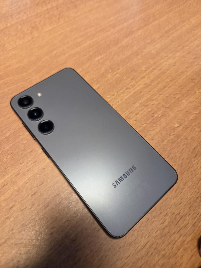 Samsung Galaxy S23 — 256 Go — 8 Go de RAM — Double SIM, 10 mégapixels ou plus, Enlèvement ou Envoi, Autres couleurs, Utilisé