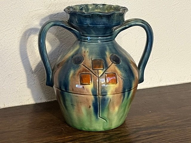 Petit vase faïence flamande style Art Déco,  Dinant, Enlèvement