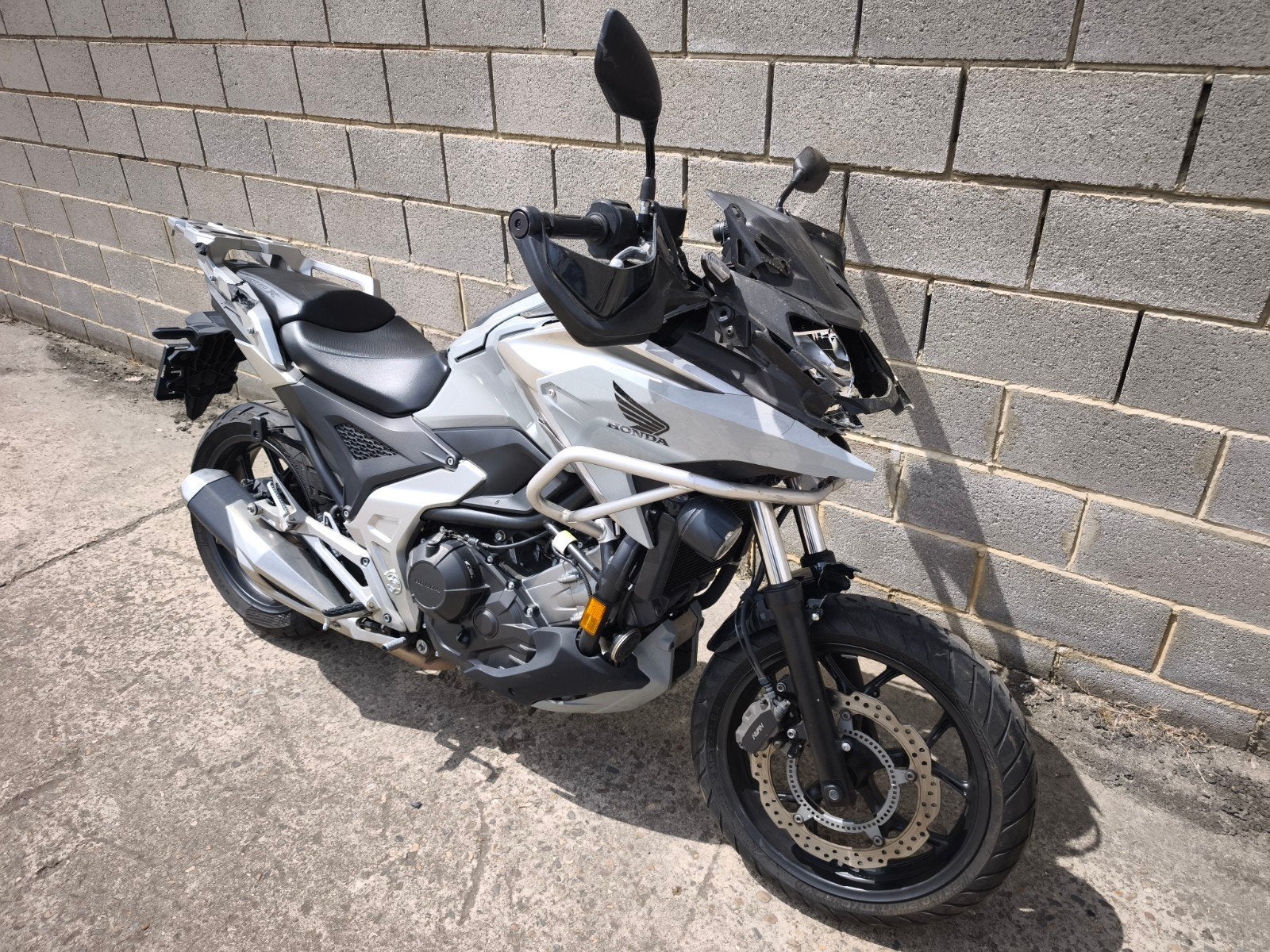 Honda NC750X uit 2023 neergestort, Particulier, Meer dan 35 kW, ABS, Handgeschakeld