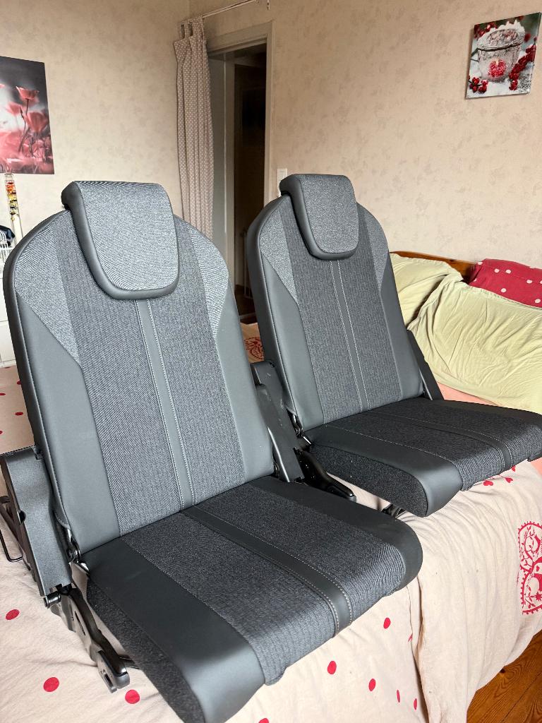 2 nieuwe Peugeot 5008 achterstoelen, Auto-onderdelen, Interieur en Bekleding, Peugeot, Ophalen