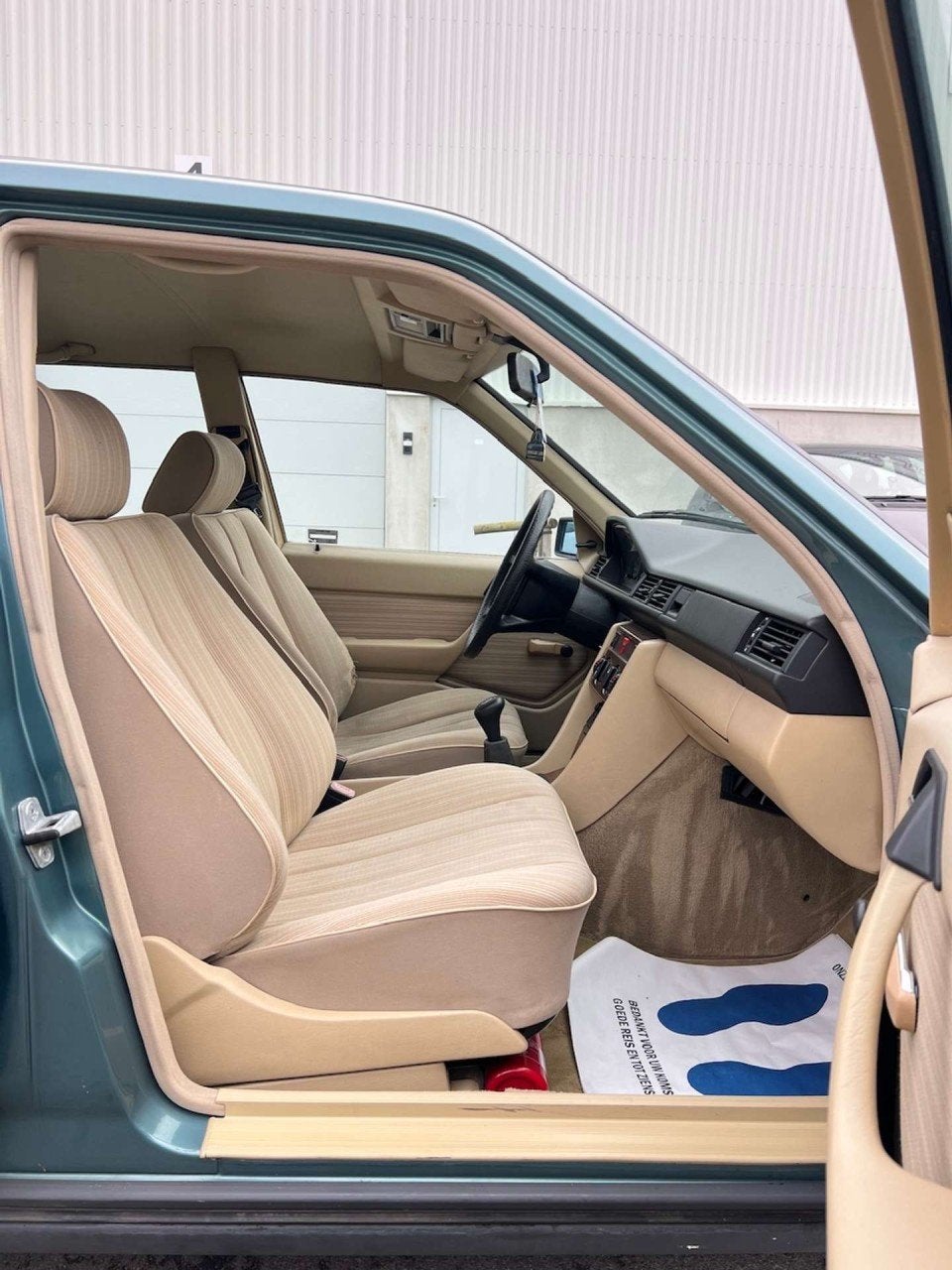 Mercedes-Benz E-Klasse E200 BENZINE Oldtimer * 1 Eigenaar *, foto 10
