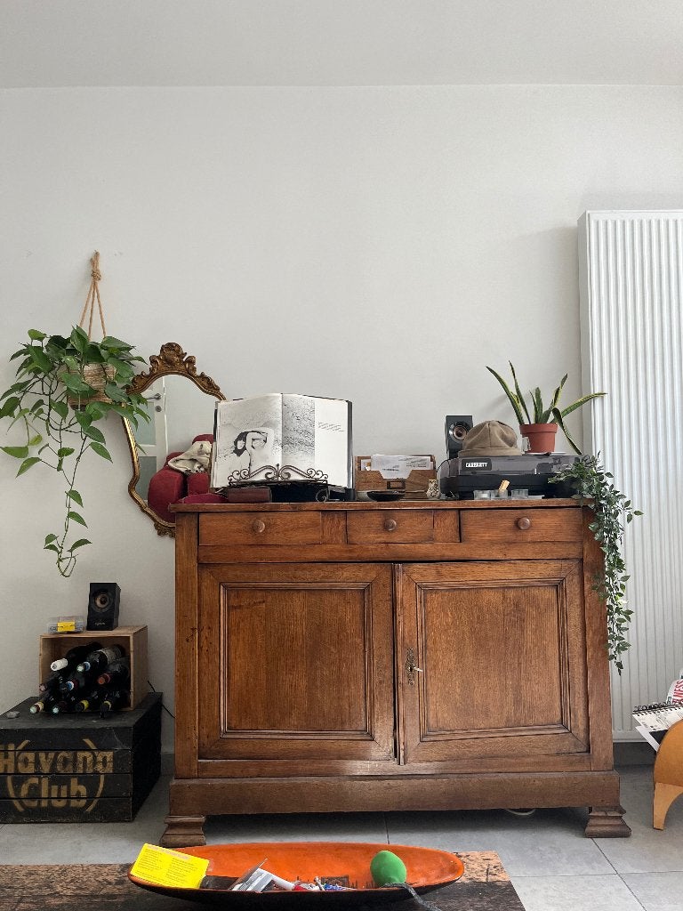 Prachtige “vintage” oud donker hout kast., Gebruikt, 50 tot 75 cm, Ophalen, Teakhout