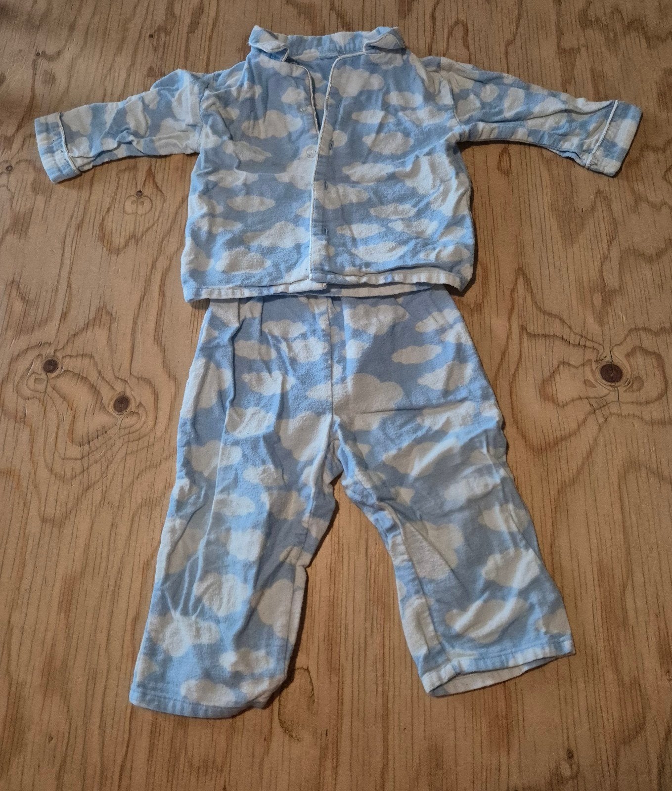 Flanellen pyjama met wolkjes - Maat 74/80, Enfants & Bébés, Vêtements de bébé | Taille 74, Enlèvement ou Envoi, Comme neuf, Garçon ou Fille