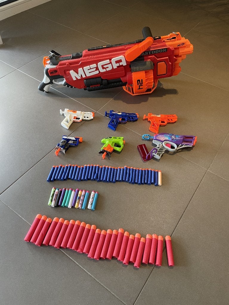 Mastodon NERF MEGA + 6 pistolets +de 70 flèches - Saint Gift, Enlèvement ou Envoi, Comme neuf