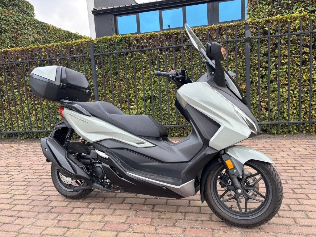 Honda Forza 350, Motos, 350 cm³, Scooter, Entreprise, Neuf