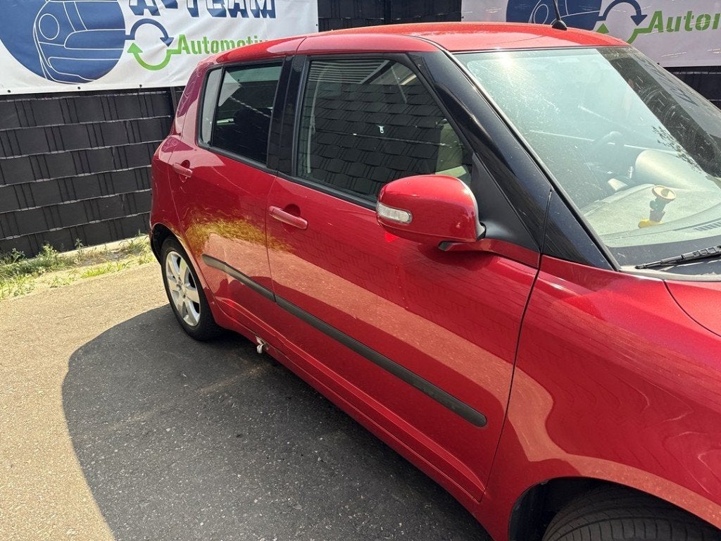 PORTIER RECHTS VOOR Suzuki Swift (ZA / ZC / ZD1 / 2/3/9), Suzuki-Allee 7
64625  Bensheim, DE, Gebruikt, Suzuki Deutschland GmbH