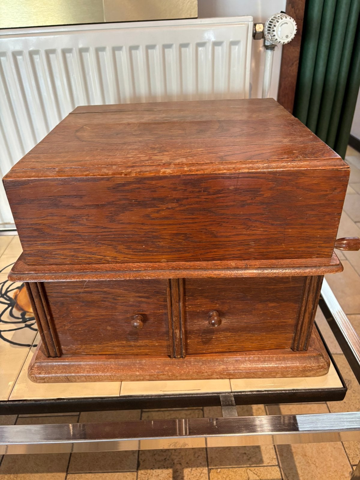 Ancien gramophone / phonographe à manivelle en chêne 1920, Antiquités & Art, Enlèvement
