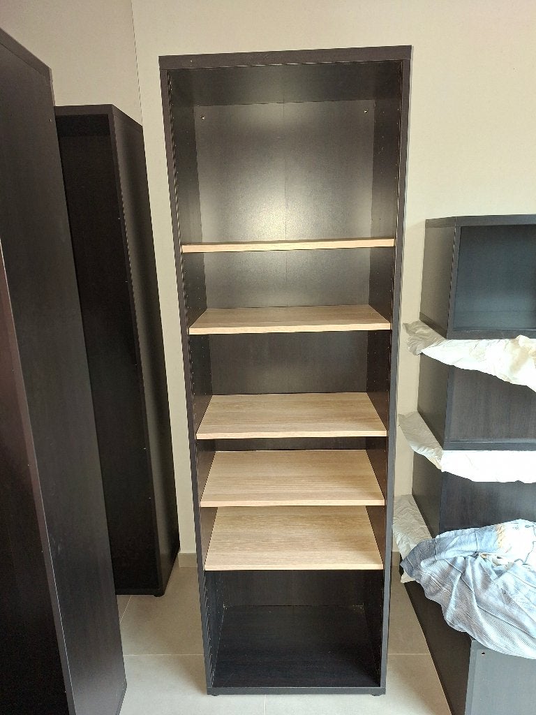 Zwarte pax kast met eikenhouten legplanken, Ophalen, Met plank(en), Zo goed als nieuw, Minder dan 150 cm