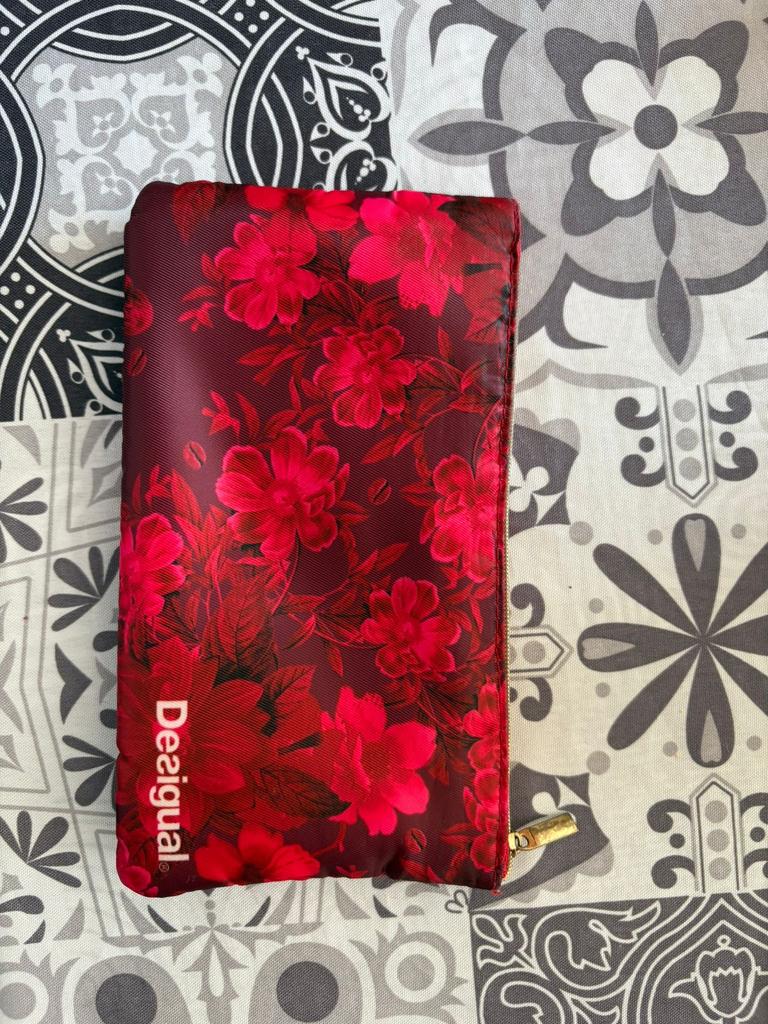 Trousse de toilette Desigual, Enlèvement ou Envoi, Neuf, Rouge, Femme