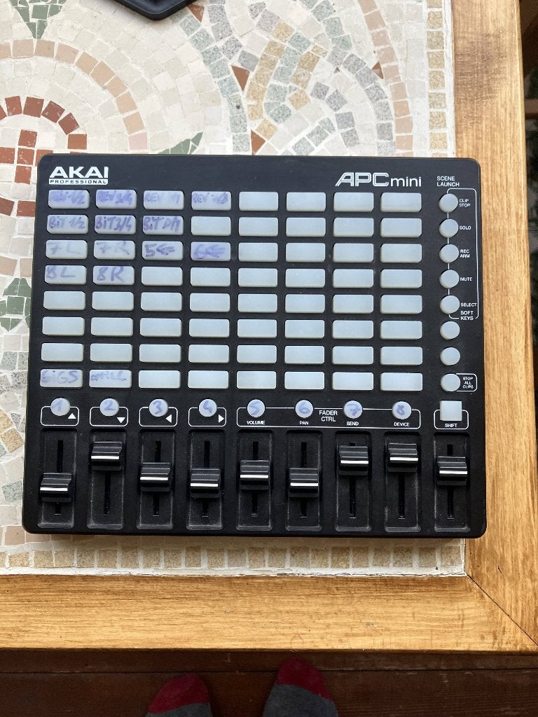 Akai APC mini, Enlèvement, Utilisé