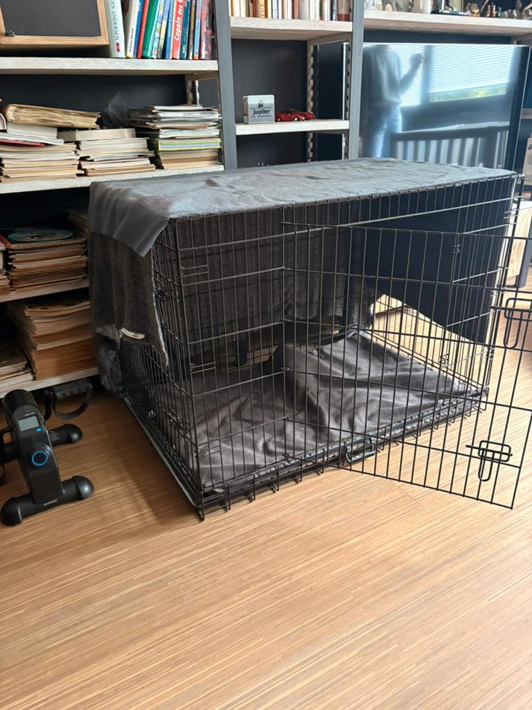 Bench voor grote hond (105x80x70 cm, Dieren en Toebehoren, Ophalen, Zo goed als nieuw