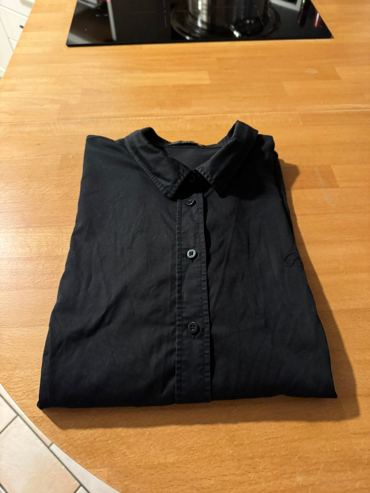 Zeer mooi Bloesje Guess. Maat large., Kleding | Dames, Blouses en Tunieken, Ophalen, Zo goed als nieuw, Maat 42/44 (L), Zwart