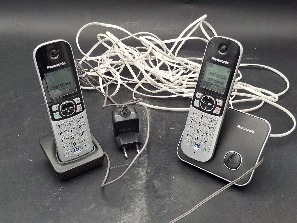 vaste telefoon van Panasonic met 2 handsets, nieuwstaat, Télécoms, Téléphones fixes | Combinés & sans fil, Neuf, 2 combinés, Enlèvement ou Envoi